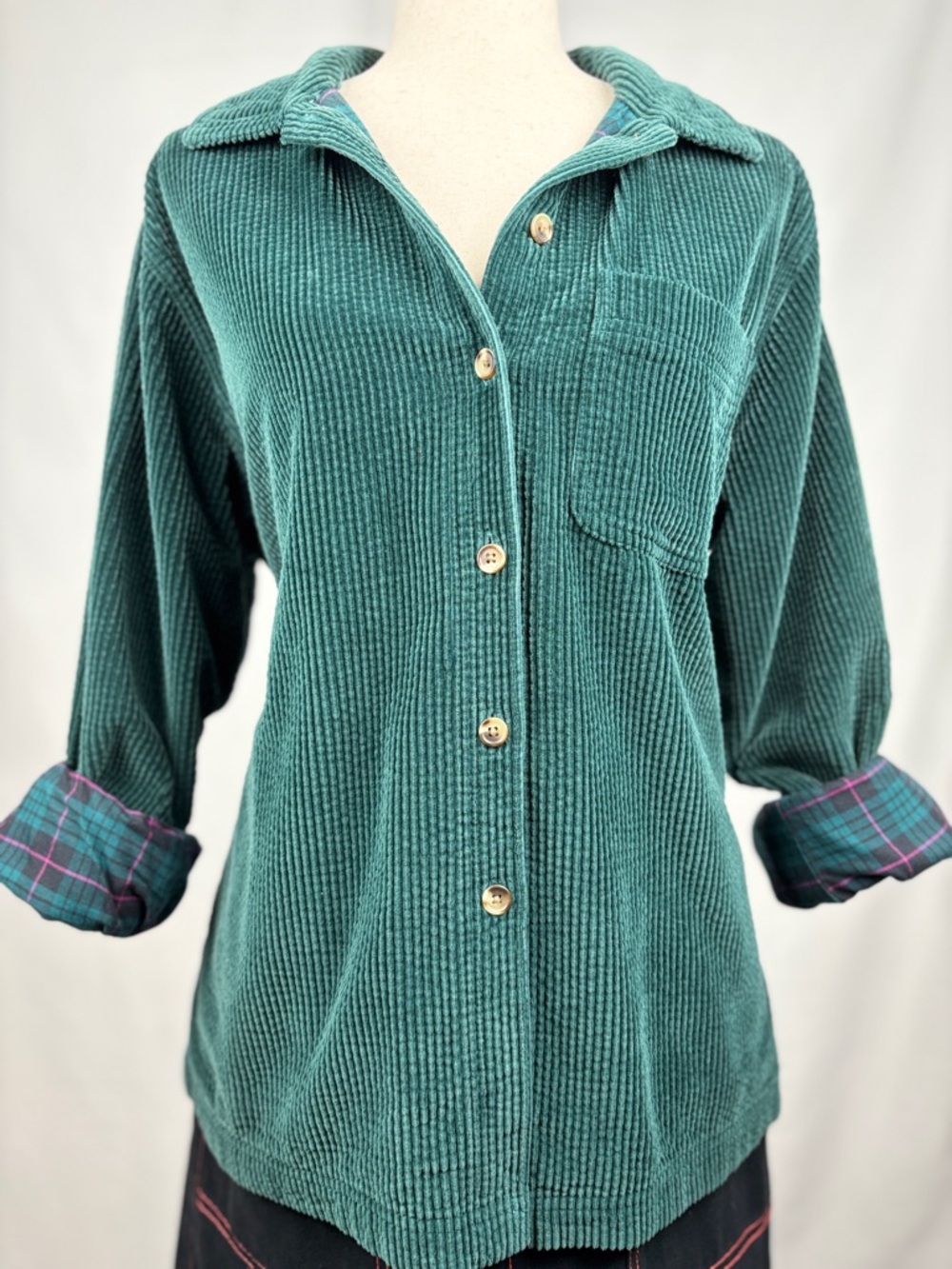 L.L.Bean Green Corduroy Button Up Shirt Plaid Lined Casual Travel Layer Size M
